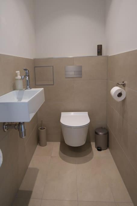 Modern Apartment Near Stadtpark ウィーン エクステリア 写真
