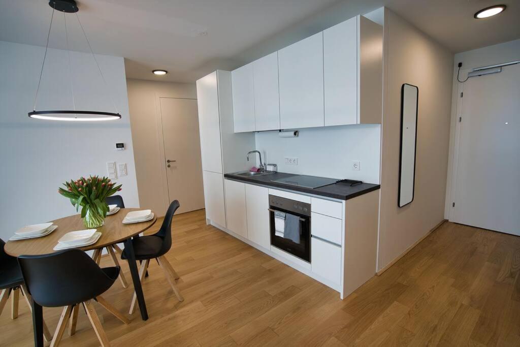 Modern Apartment Near Stadtpark ウィーン エクステリア 写真